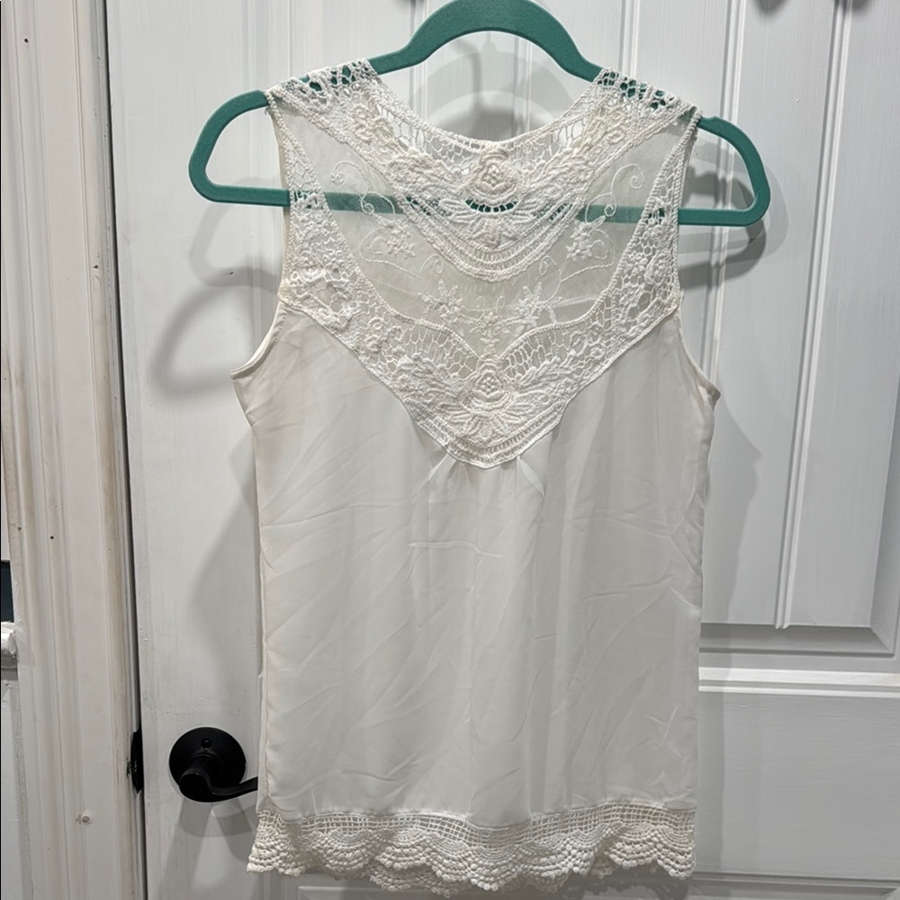 Elegant Lace Sleeveless Top